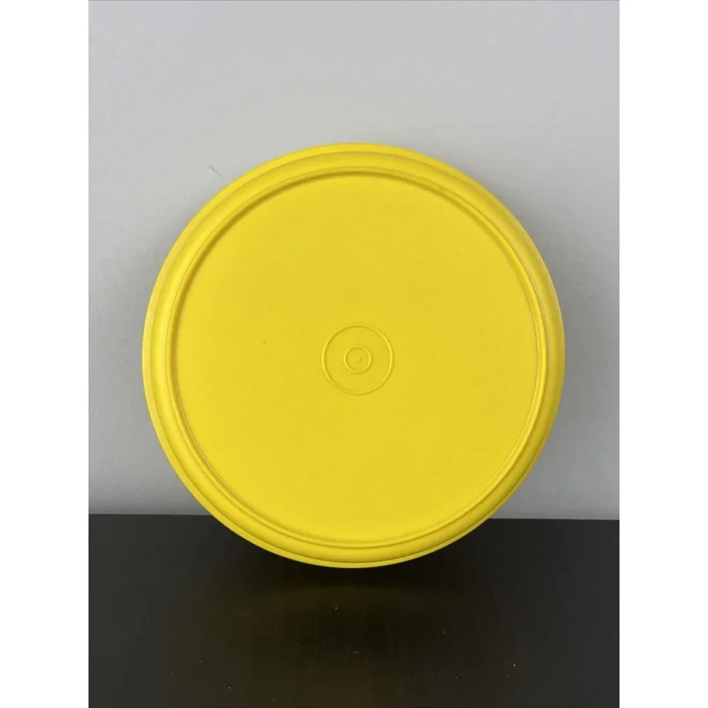 Tupperware vintage serve